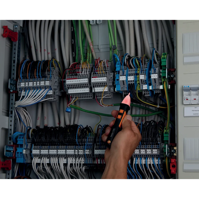 Testo 745 - Tester de tensiune non-contact